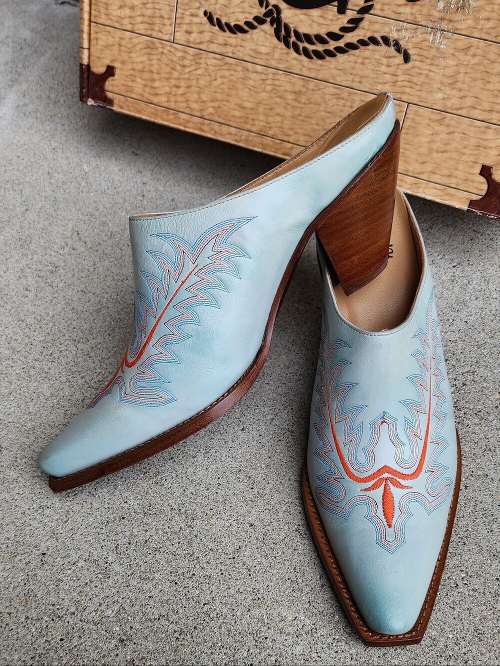 Lucchese Aqua Slide - Picture 3 of 12
